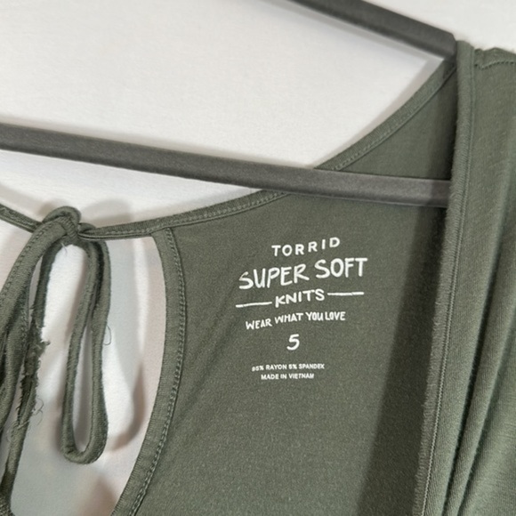 Torrid Super Soft Knits Green Cold Shoulder T-Shirt - Picture 8 of 10